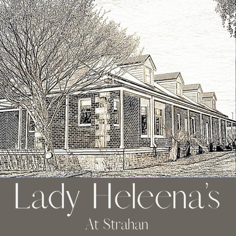 Lady Heleena'S At Strahan Buitenkant foto